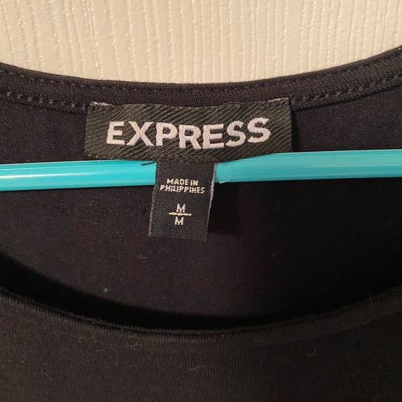 Cold Shoulder Form Fitting Top - Picture 3 of 3